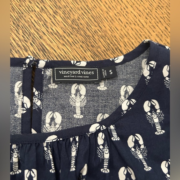 NEW Vineyard Vines Cropped Lobster Print Top - Picture 3 of 4
